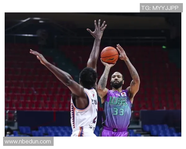 重庆篮球队灵活性探讨：如何提升战术应变能力与团队协作水平